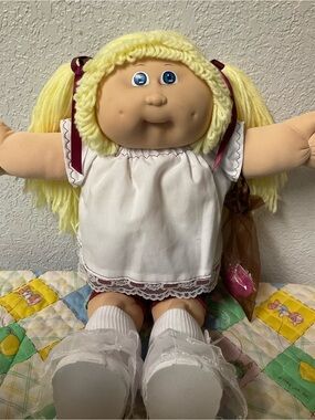 RARE Vintage Cabbage Patch Kid Girl Lemon Hair Blue Eyes Head Mold #9 1985